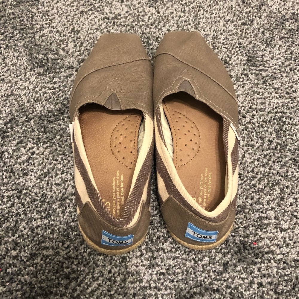 Women’s Toms